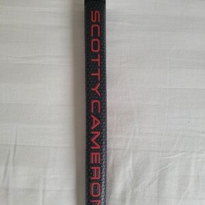 Scotty Cameron Matador Midsize Putter Grip Black/ Red